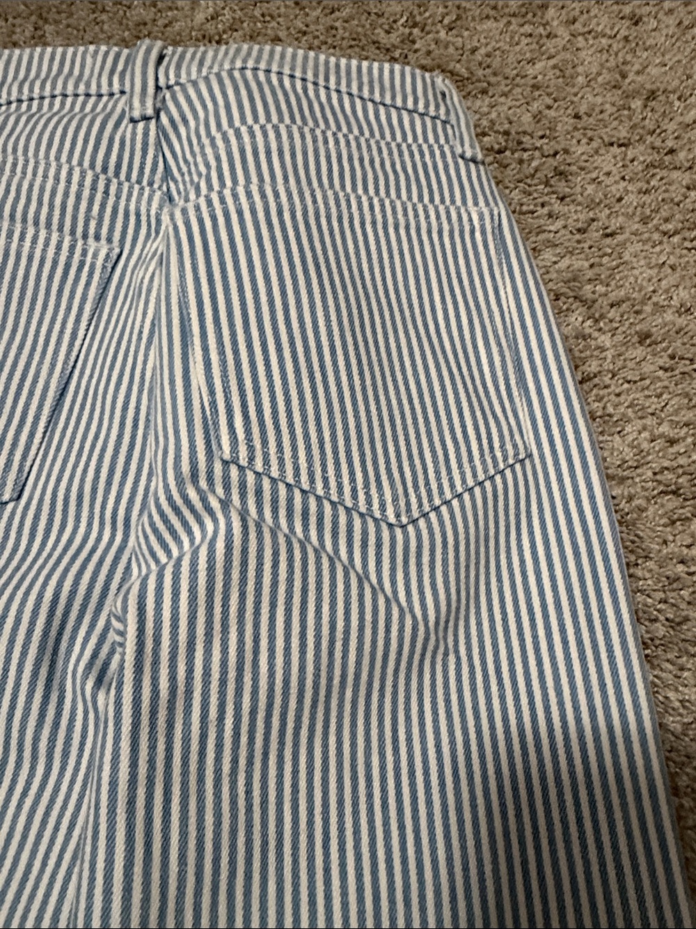 NWOT Abercrombie & Fitch 90s relaxed Jeans, high rise, blue & white stripe - Picture 8 of 9